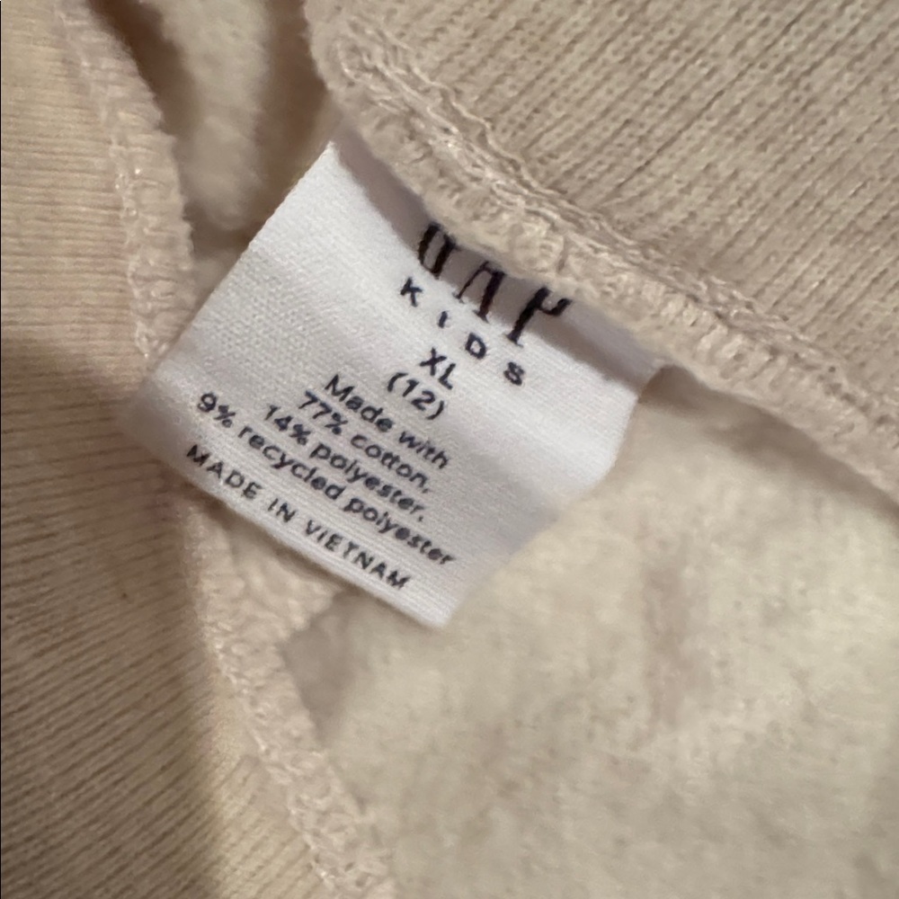 GAP Pants - Picture 2 of 2